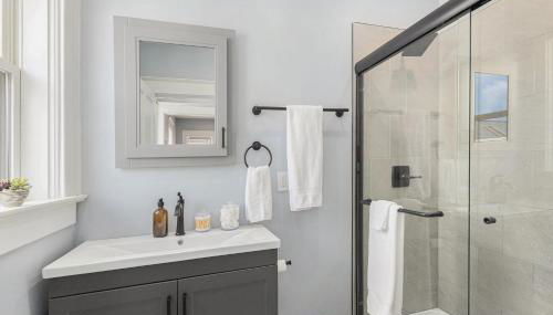 Remodeled Washer Dryer Mins to Beach & Downtown - Foto 5