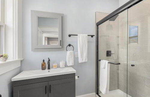 Remodeled Washer Dryer Mins to Beach & Downtown - Foto 5