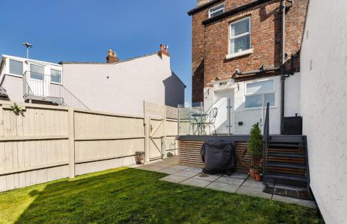 Flatzy - Sleeps 16 Near Football Ground & Ping Pong Table - Foto 24