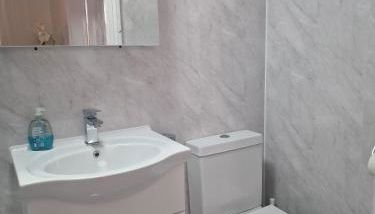 Studio Flat on Straight Road, Harold Hill, - Foto 4