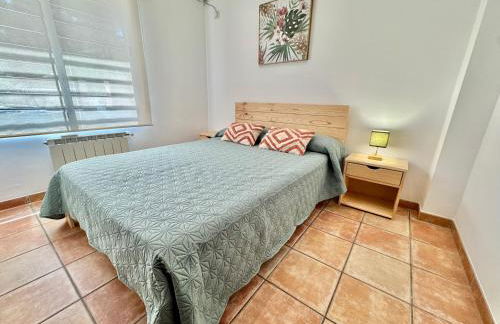 Casa familiar junto al Lago de la Encantada con zona de juegos, BBQ y cine - Foto 13