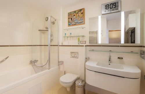 Appartement Premium 100 m2 avec Jardin Privé Plage et Centre à 400 m - Photo 12