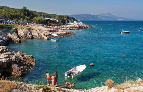 B Apartment - Photo 18