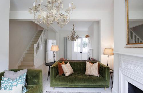 Beautiful house, Cirencester centre, parking - Photo 5