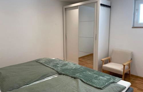 1,5-Zimmer, Top ausgestattet, 4 Pers, Souterrain, Self Check-in, Parkplatz, Netflix & Amazon Prime - Foto 14