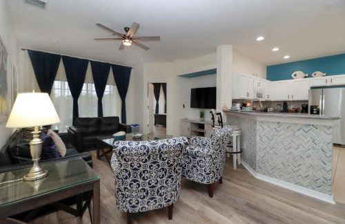 Serene 4-Bedroom Lakeview Retreat with South-Facing Pool & Sun-Drenched Outdoor Living - Foto 90