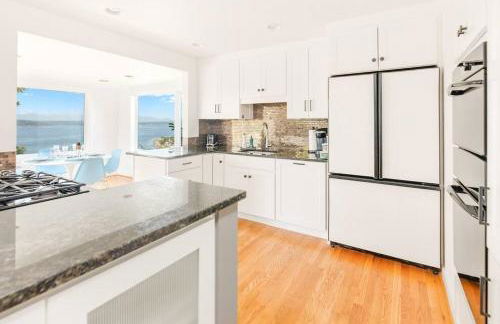 Quintessential Seattle Water Views w HotTub - Foto 9