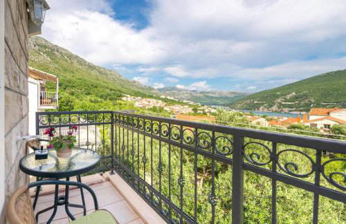 Tranquility and Nature in 4 Bedroom with Sea View - Foto 11