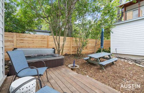 Charming Vintage House in Zilker with Hot Tub and Parking - Foto 28