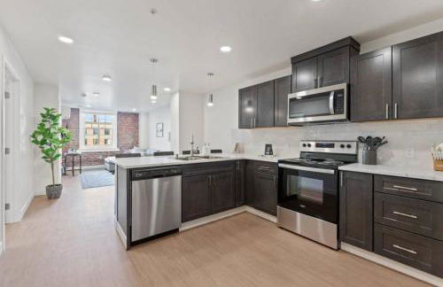 Walk to Riverfront Park! Downtown Gem w Pool Table 404 - Foto 10