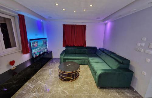 Apartment Casa Lumina - 5 minutes to the airport - Foto 41
