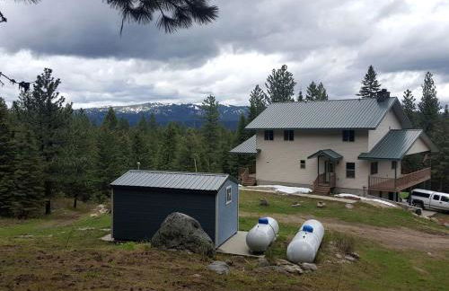 Off-The-Grid Cottage Rental with 360-Degree Mountain Views near Cascade, Idaho - Foto 15