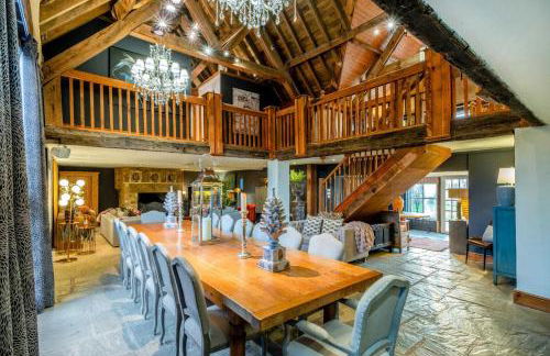 Willowberry Barn - Exclusive Home with Hot Tub - Photo 19