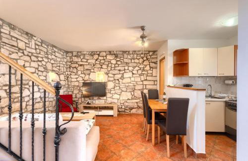 Holiday Home in Segotici With Private Pool - Foto 25