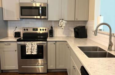 Peaceful 2BR 3BA Townhome - Foto 7