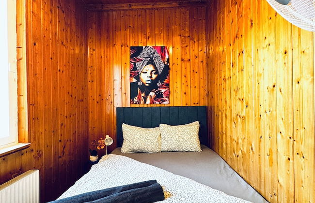 Cozy 3BR Apt with Garden Sleeps 10 - Foto 4