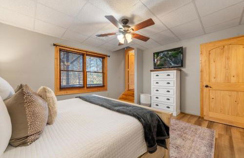 Beautiful 4BR Mountain View Cabin A Retreat for Everyone - Foto 28