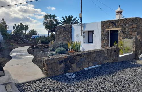 Apartamento con terraza y jardín - Photo 1