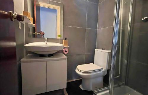 3-bedroom 2-bathroom flat ideal for families and nomads - Photo 25