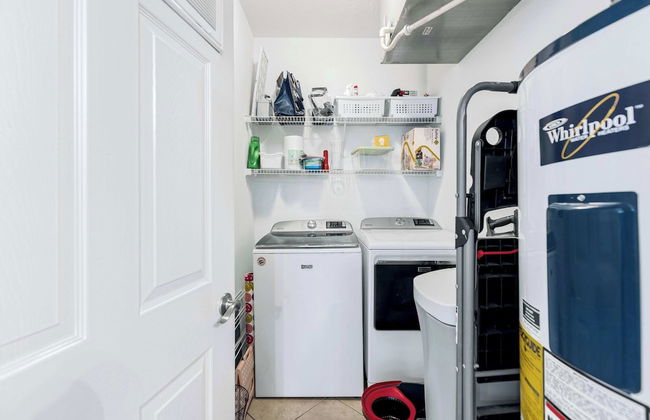 Panoramic Sunset Escape Waterfront Condo for 7! - Photo 11