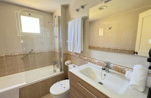 Macdonald Doña Lola Resort - Photo 148