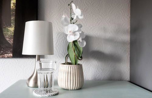 Clicketts - 3-Bedroom, Full Entire House, Sleeps 6 guests, Free wifi, Street Parking, Smart TV, Basildon, Essex London - Foto 47