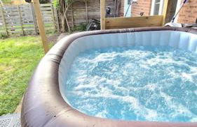 Pool, drinks and a hot tub! - Photo 33