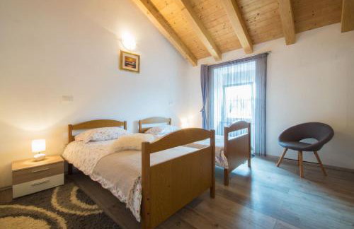 Villa Milena, a Rustic Summer Haven with Pool, Pets Welcome! - Foto 16