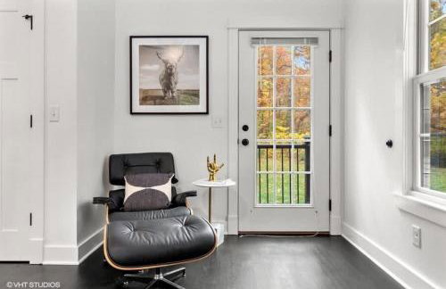 The Dakota by Juniper Holiday + Home - Photo 17