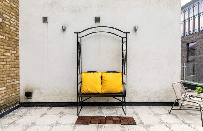 Beautiful Canal Side Notting Hill Abode With Terrace - Photo 20