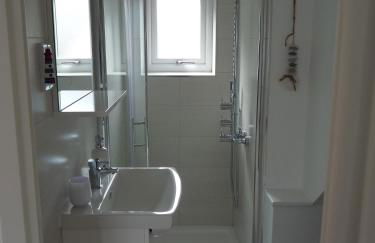 Gwyndaf Holiday Cottage - Photo 17