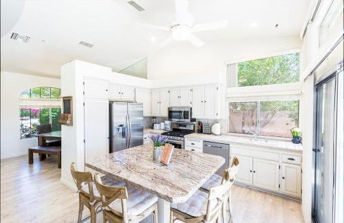 360 Mountain Views, Pool and Spa by MariamsBnb - Foto 16