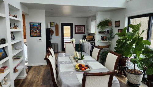 the Sugar Cube, a stunning, spacious, and modern villa with an orchard maze - Foto 3