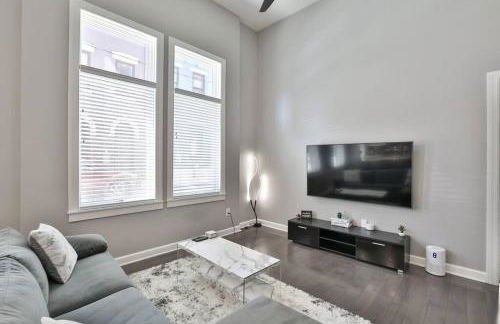 **NEW mOdernLUX best OTR condo *Park ONsite** - Foto 9