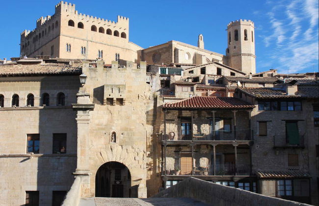 Tour pelo castelo e igreja de Santa María la Mayor - Foto 1