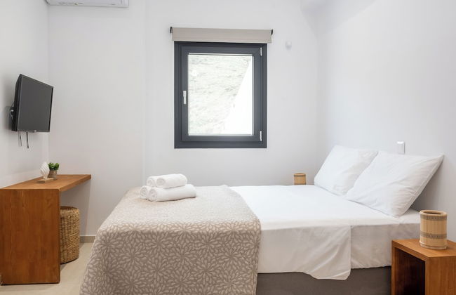 Alia Andros - Foto 1