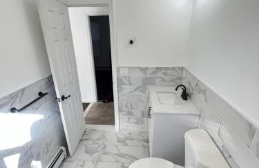 Newly renovated furnished home - Photo 3