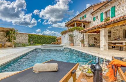 Rustic villa Kata with outdoor pool in Sveti Lovrec - Foto 9