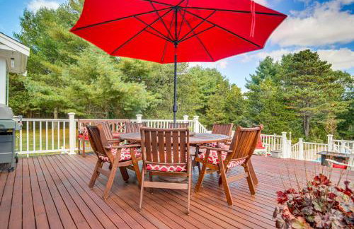 3 Mi to Megansett Beach Home with Pool and Game Room - Foto 2