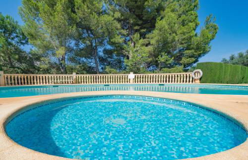 Casa Adosada Esquinera Urbanización Piscina Comunitaria - Photo 1