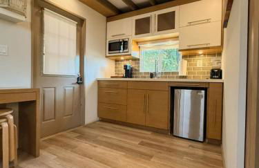 Delightful Sukiya Tiny House! Japanese Garden in Homestead - Foto 7