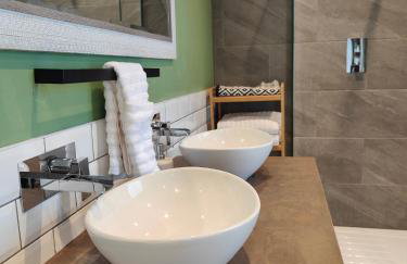 Llew Accommodation - The Townhouse - Photo 39