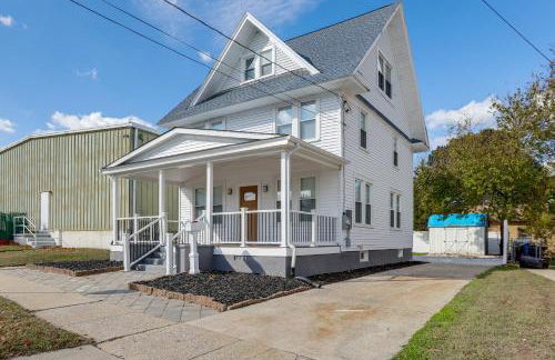 Walk to River, Parks and Dining Family Home with Yard - Foto 4