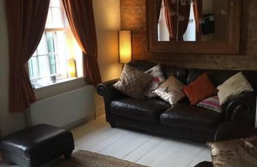 Stay in our beautiful 1850’s Coastguards Cottage. - Photo 4