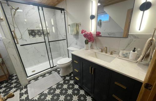 Lakefront Cabin Pvt Beach and Dock - Sunset Marina - Foto 18