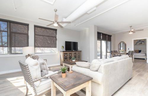 Luxurious Downtown 2 bedroom 2 bath with views 1M - Foto 26