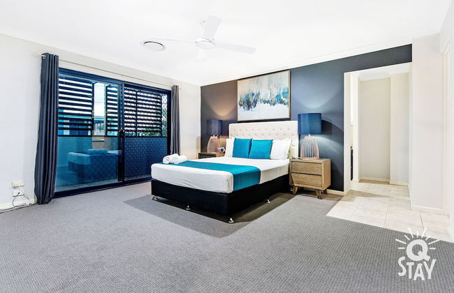 Sardinia 7 Bedroom Waterfront House - Q Stay - Foto 3