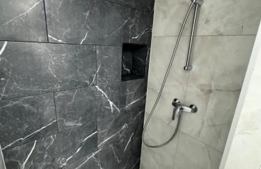 Petit Boudoir Lyonnais neuf terrasse climatisé - Foto 9