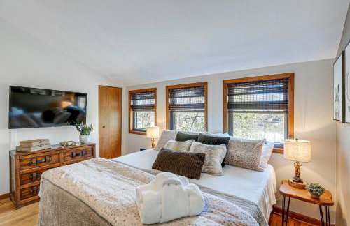 Charming Cottage Steps to Lake Wandawega! - Foto 13