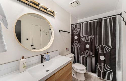 All-In-One Retreat Spa, Gym, Fun Room & Location! - Foto 29